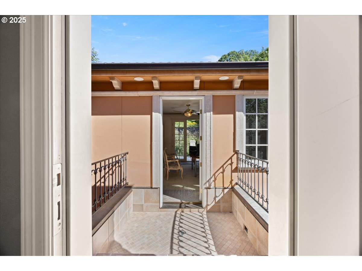 3600 LAKEVIEW BLVD, Lake Oswego, OR, 97035