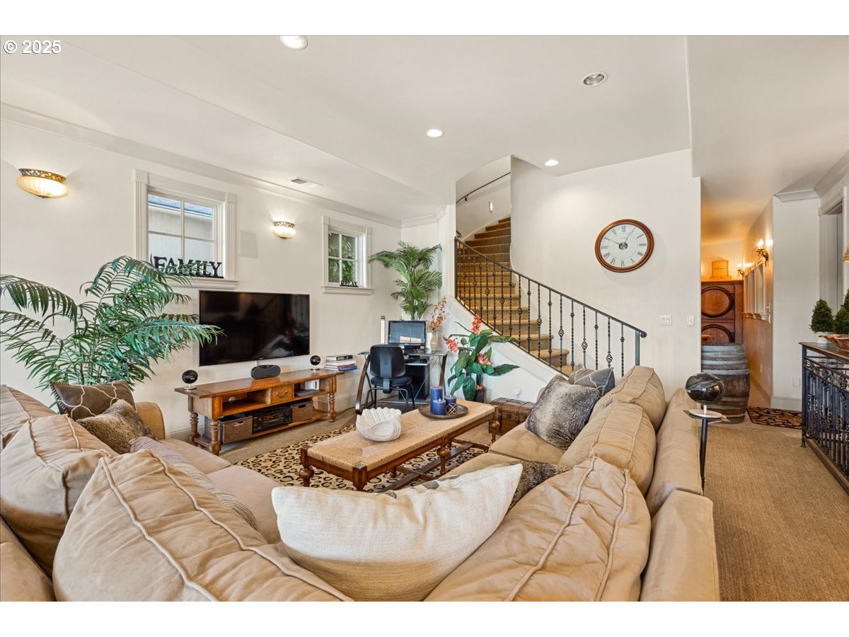 3600 LAKEVIEW BLVD, Lake Oswego, OR, 97035