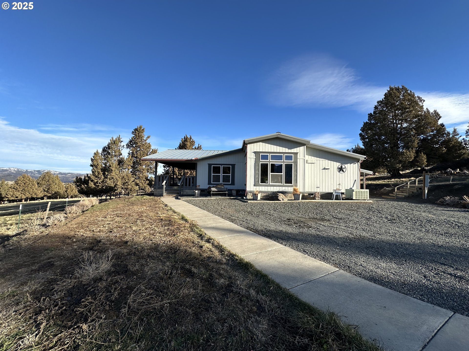 Photo of 57620 COYOTE TRAIL LN Mount Vernon OR 97865