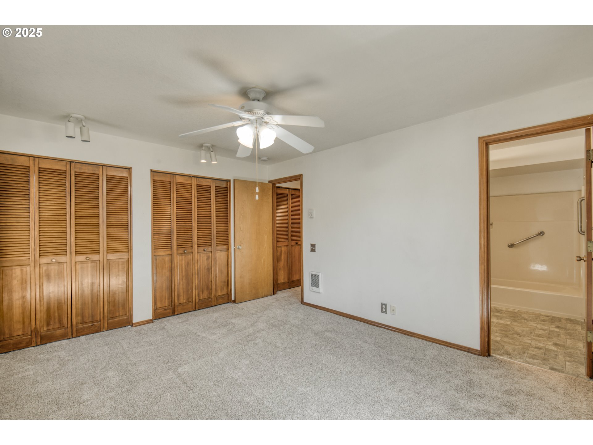 Photo #26: 287811928 Listing: Photo #26