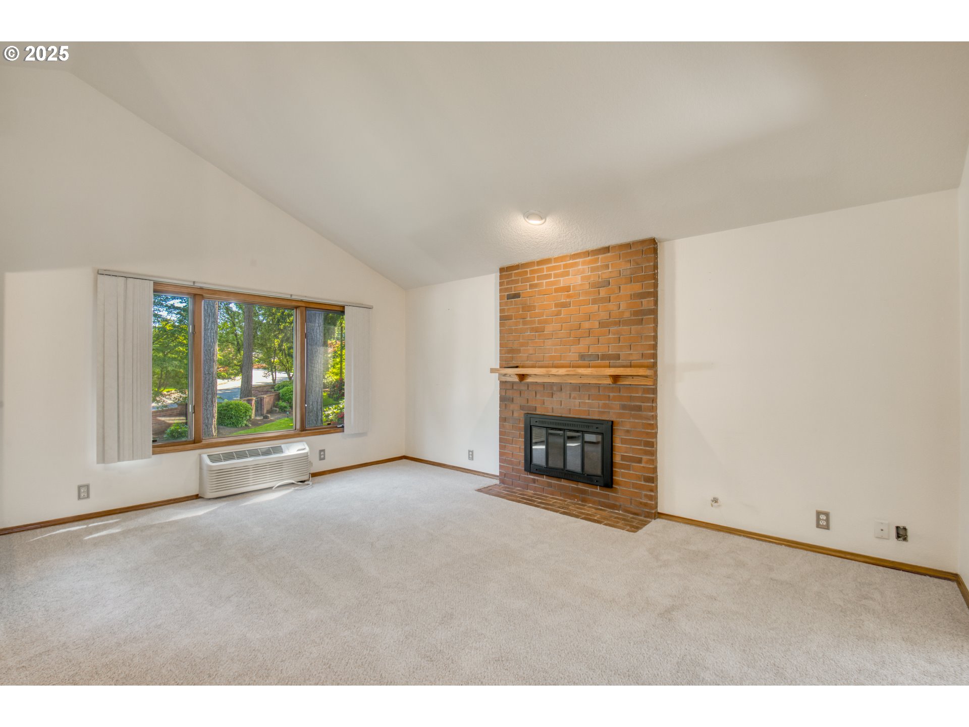 Photo #6: 287811928 Listing: Photo #6