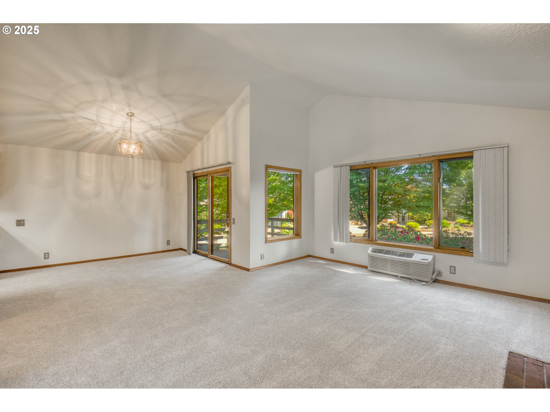 Photo #8: 287811928 Listing: Photo #8