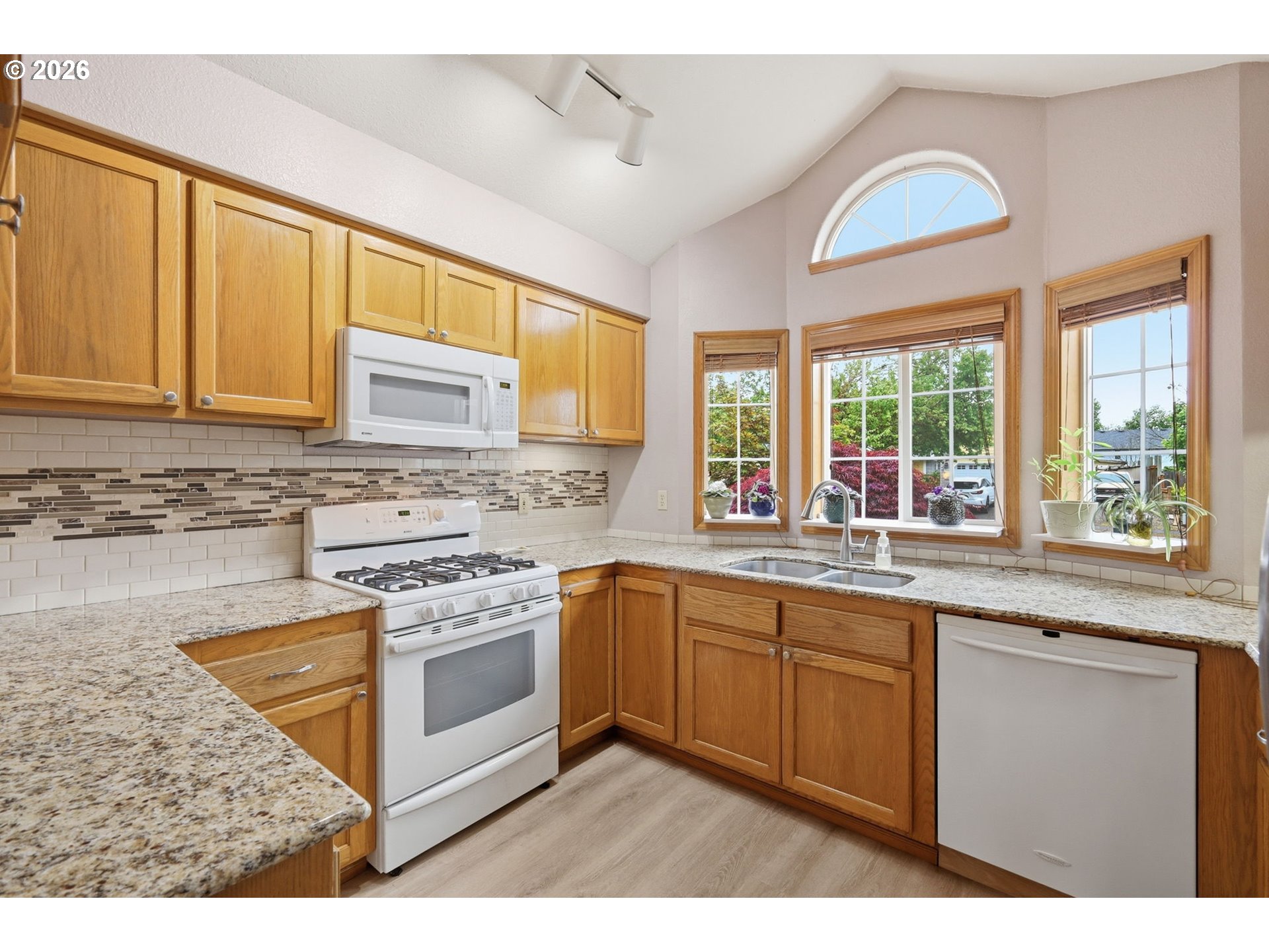 399 N 72ND PL, Springfield, OR, 97478