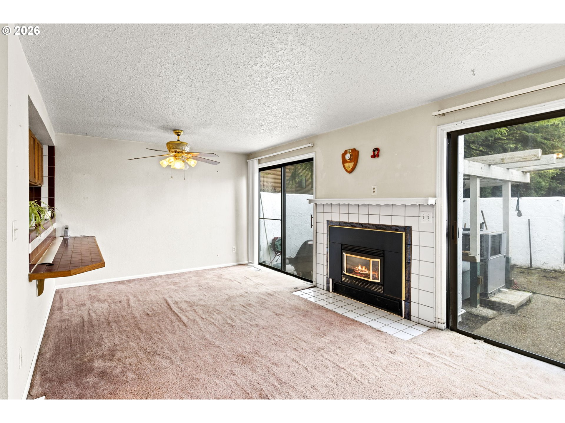 Photo #2: 288033078 Listing: Photo #2