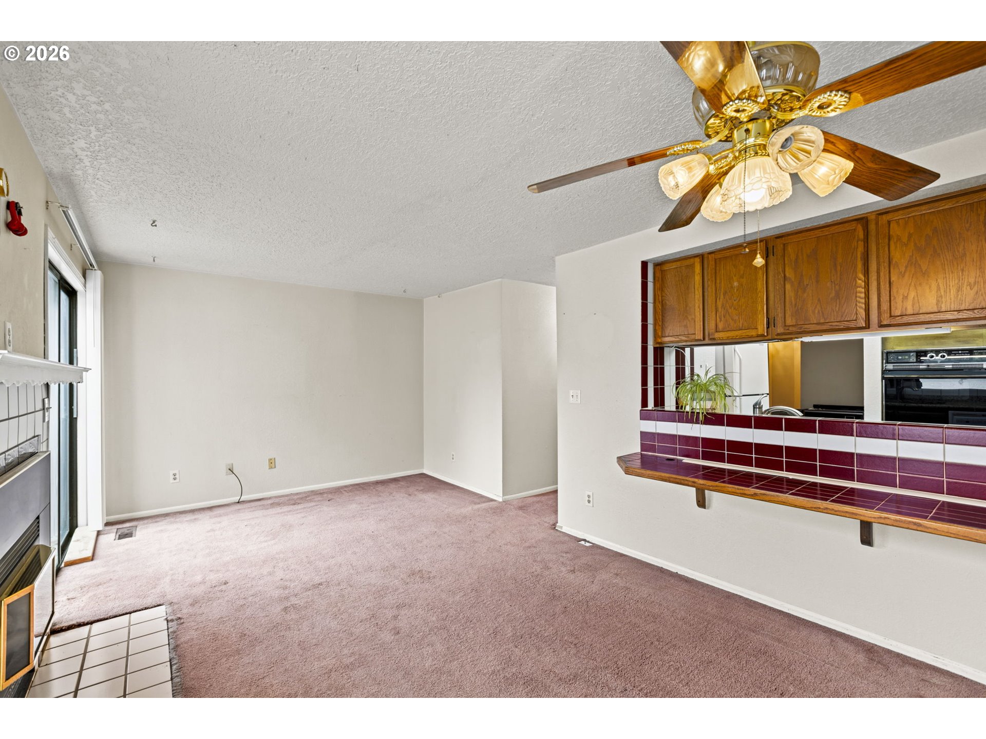 Photo #4: 288033078 Listing: Photo #4