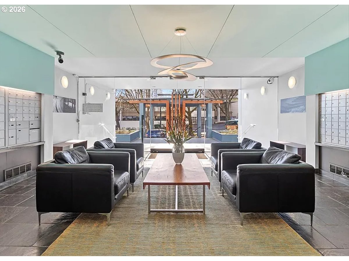 Photo #3: 289283134 Listing: Photo #3