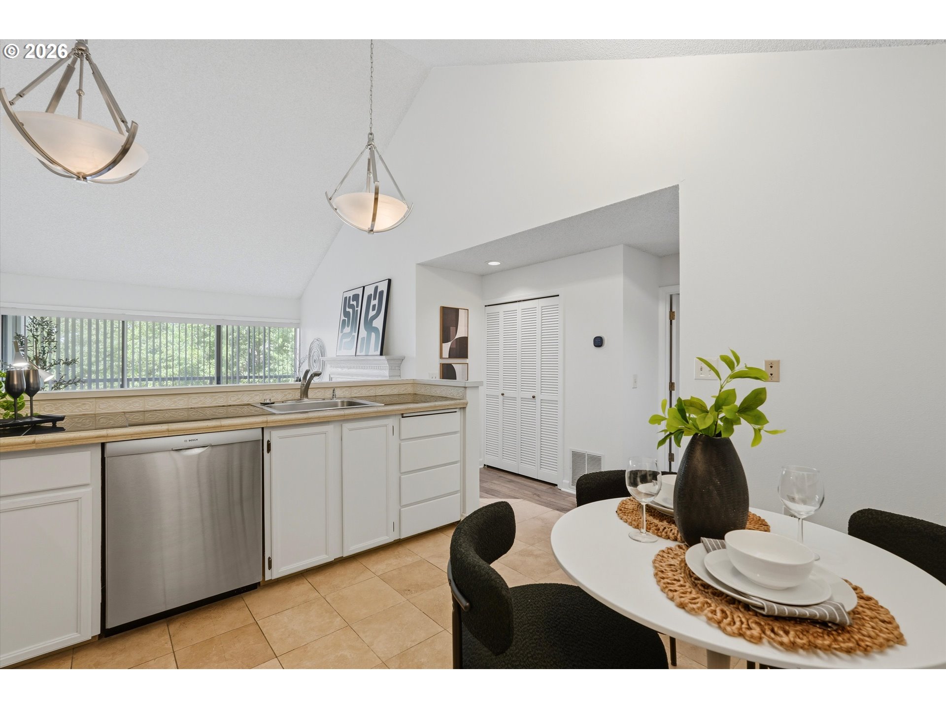Photo #16: 292153713 Listing: Photo #16