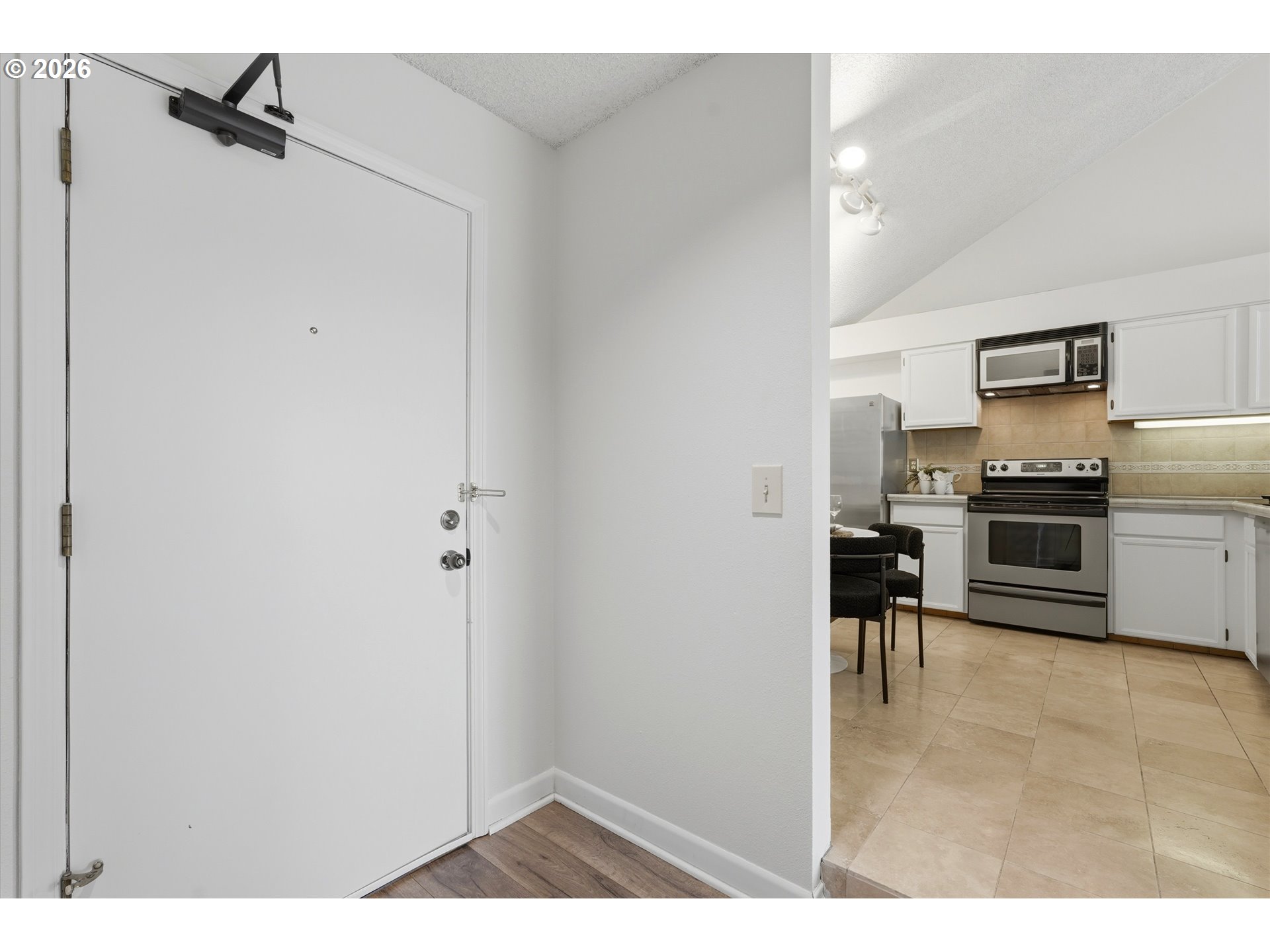Photo #10: 292153713 Listing: Photo #10