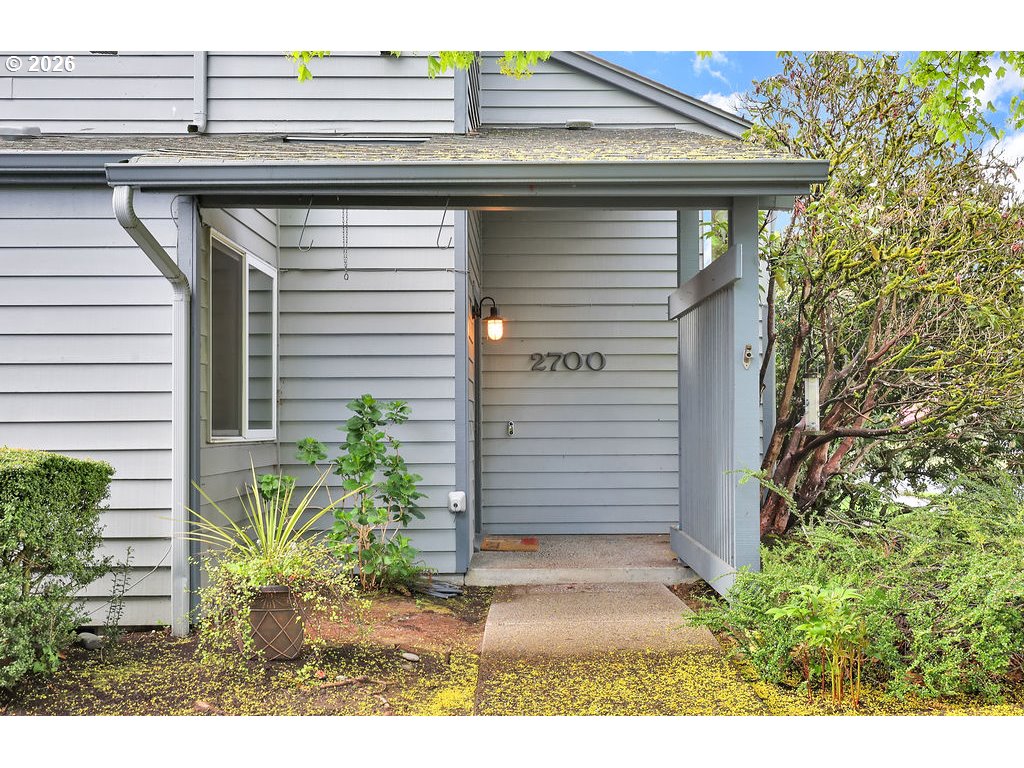 2700 HARLOW RD, Eugene, OR, 97401