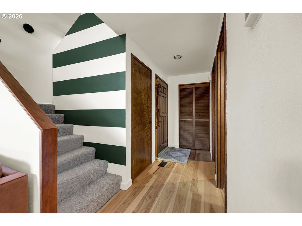 2700 HARLOW RD, Eugene, OR, 97401