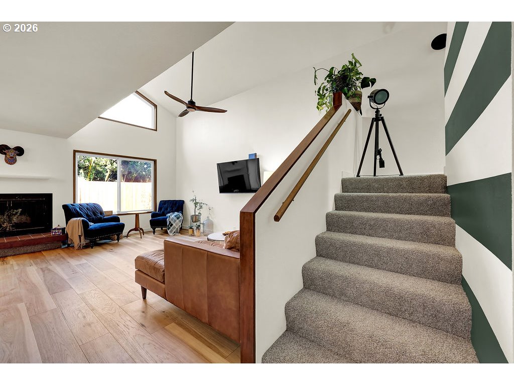 2700 HARLOW RD, Eugene, OR, 97401