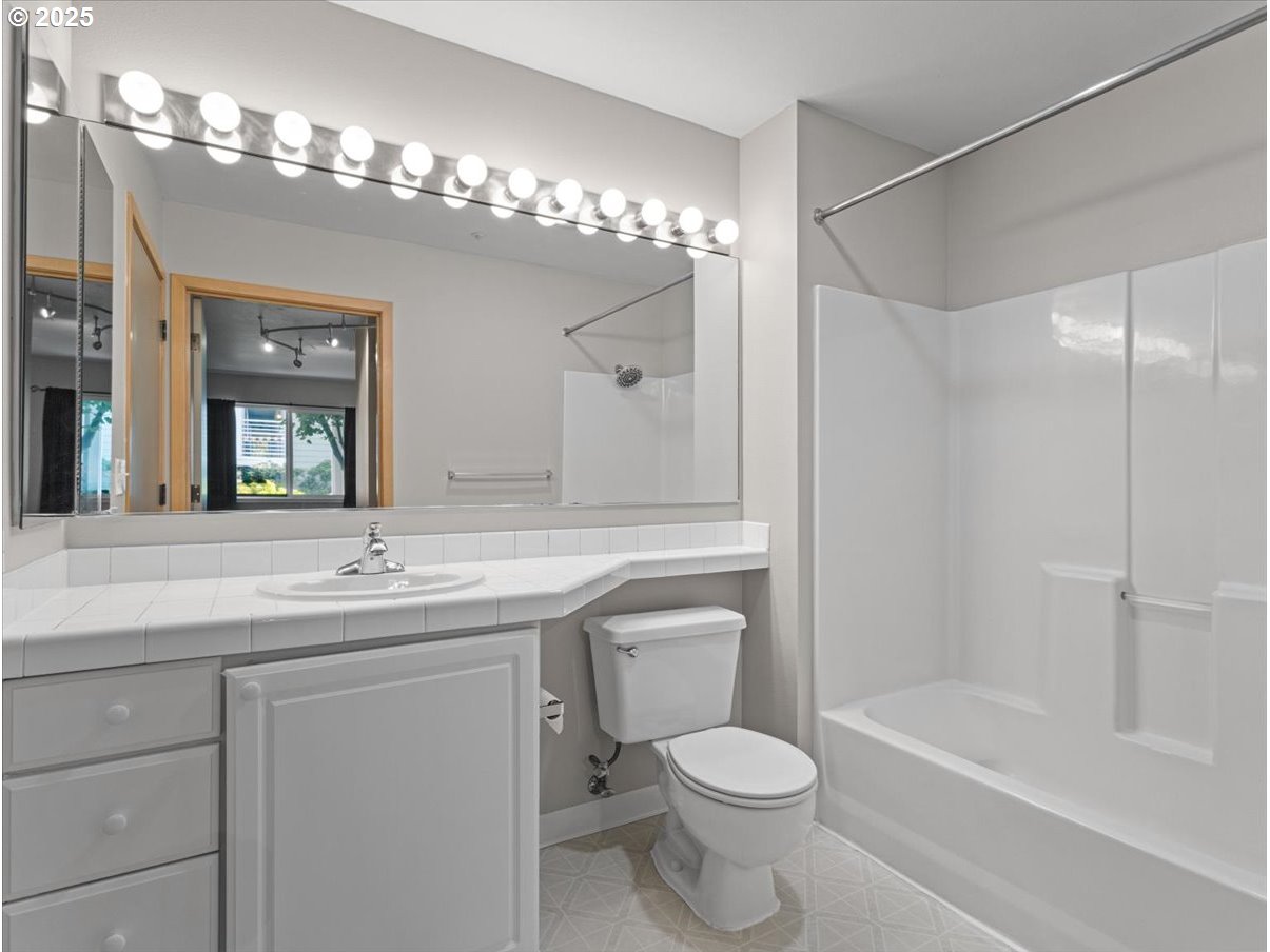 Photo #10: 292484929 Listing: Photo #10