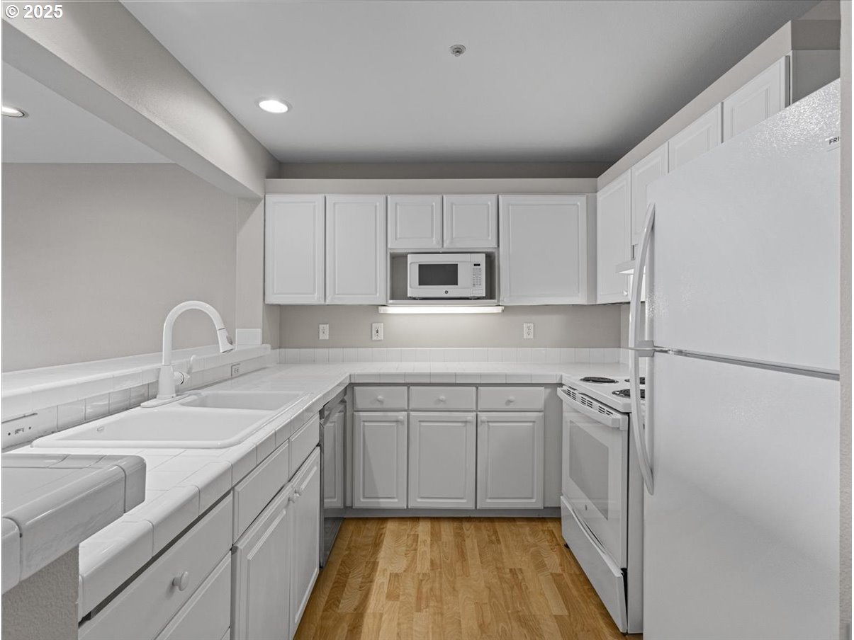 Photo #16: 292484929 Listing: Photo #16