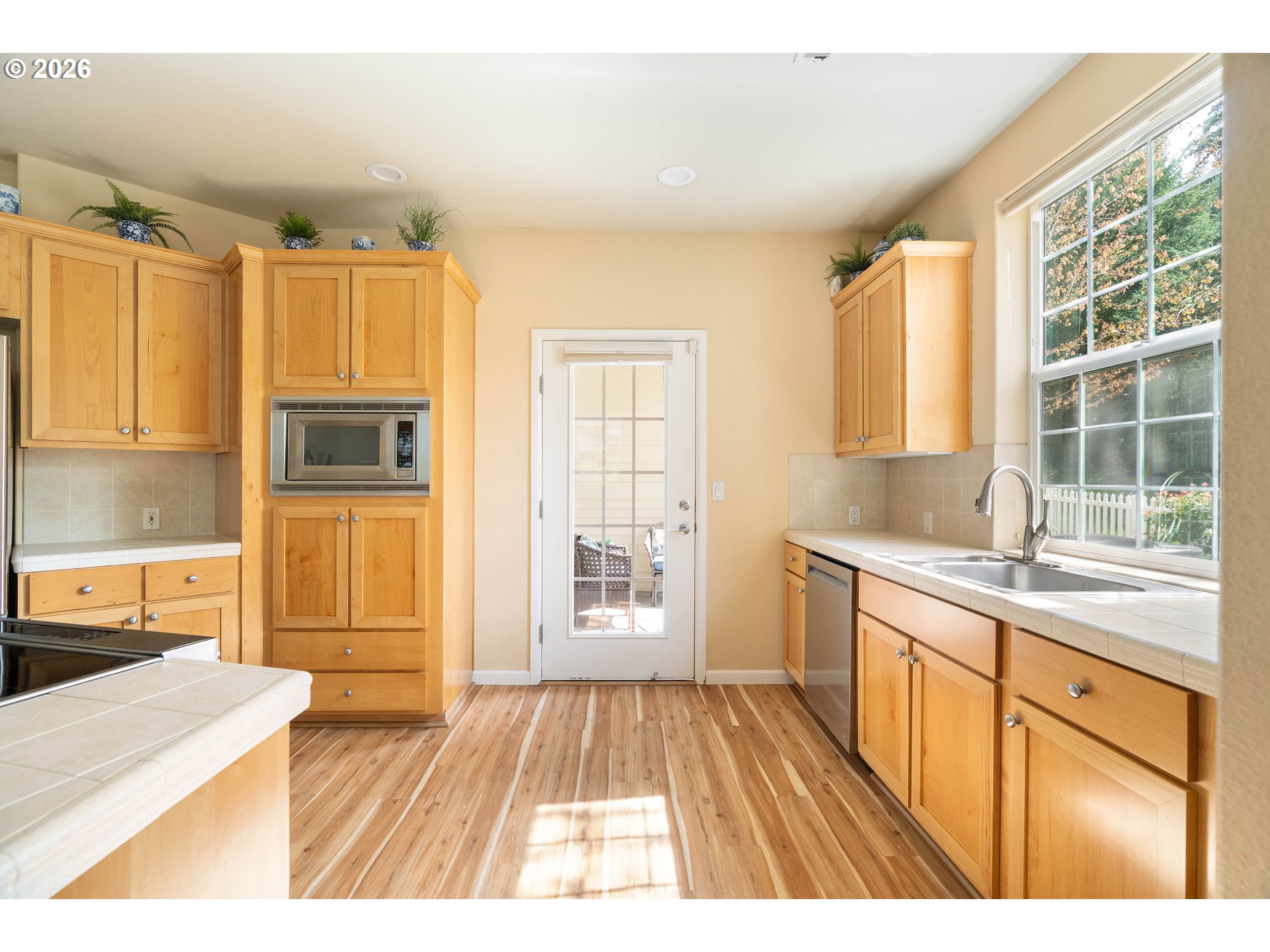 Photo #4: 292777538 Listing: Photo #4