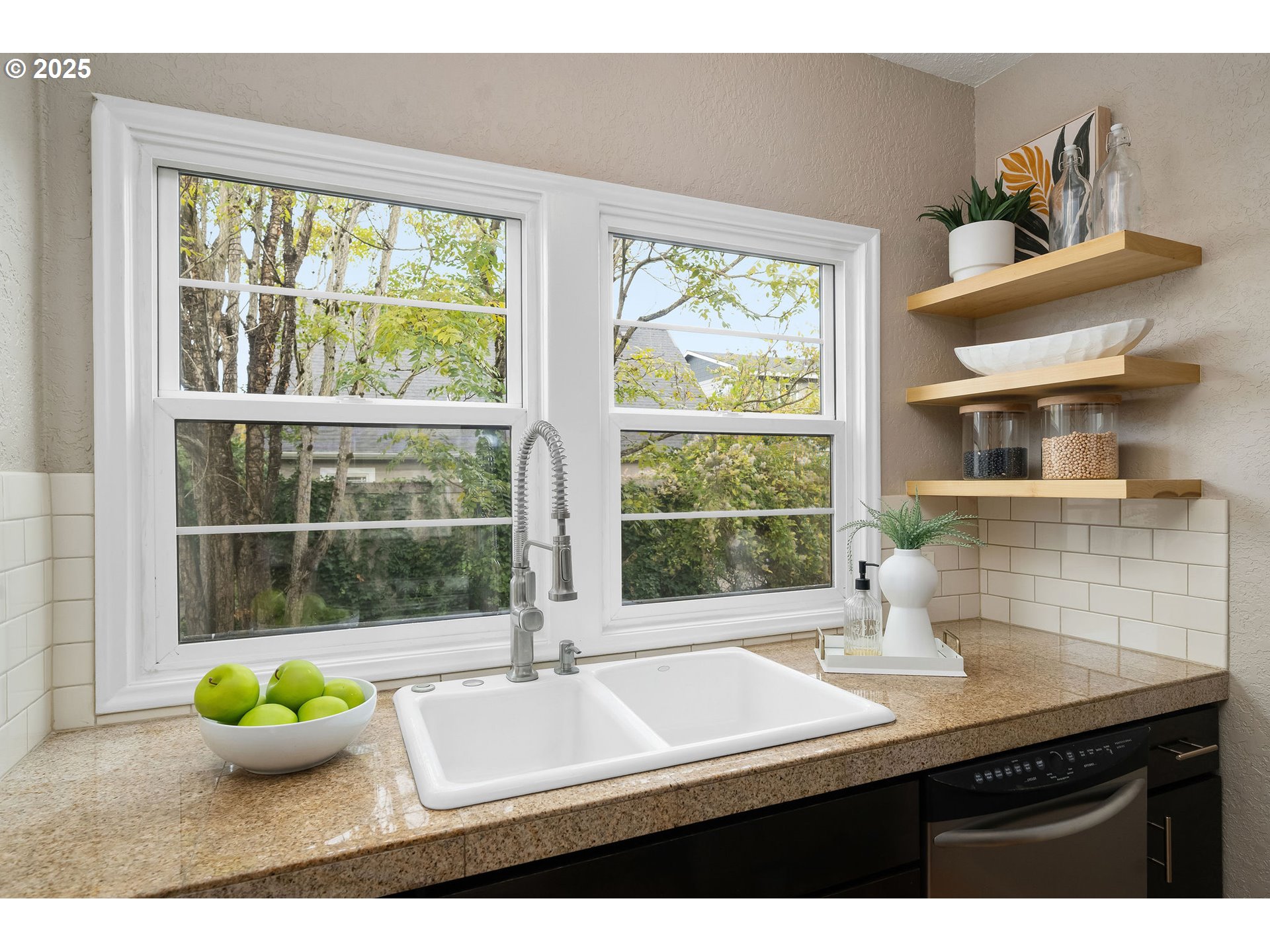 Photo #17: 292976472 Listing: Photo #17