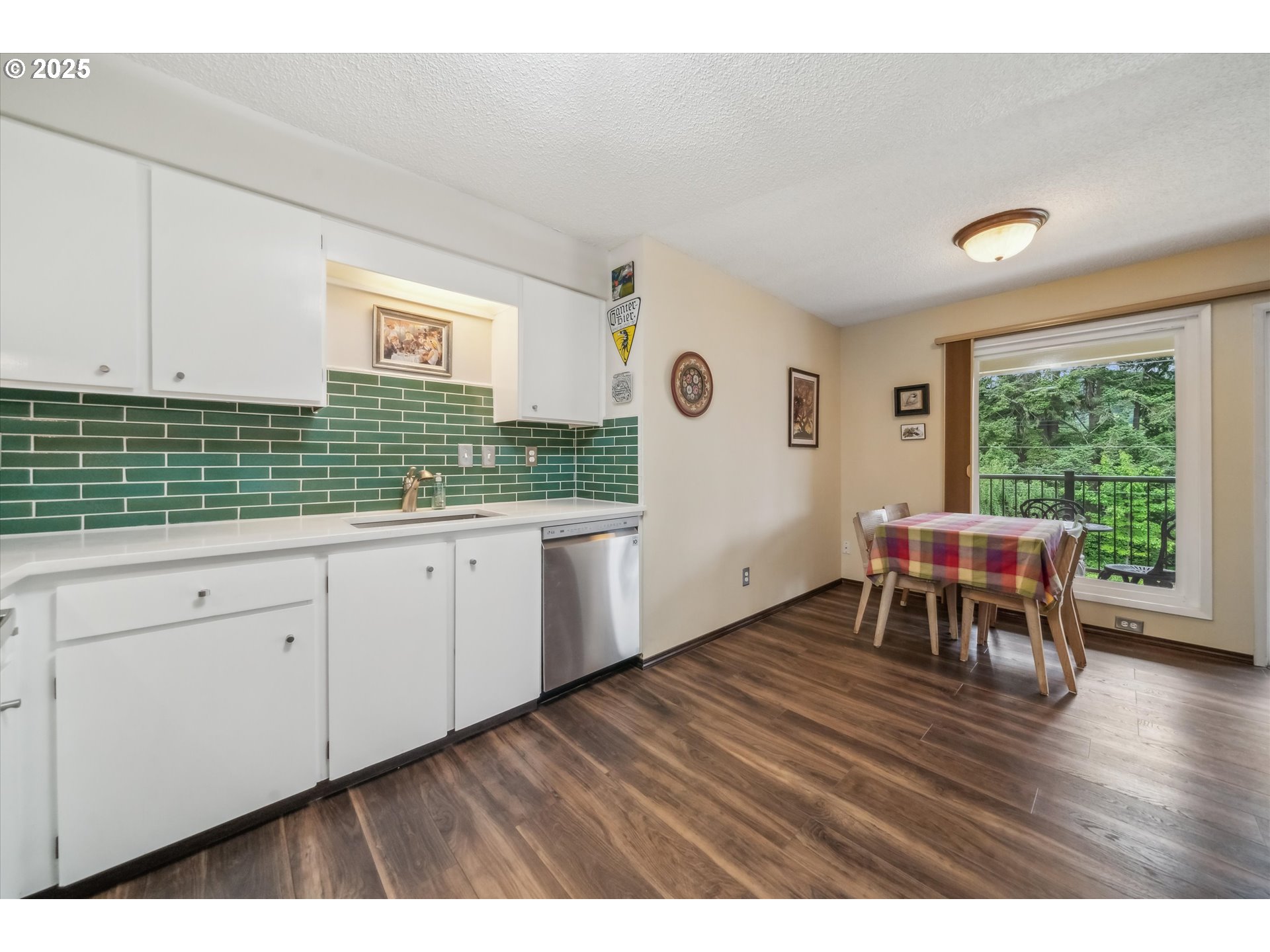 Photo #10: 293645824 Listing: Photo #10