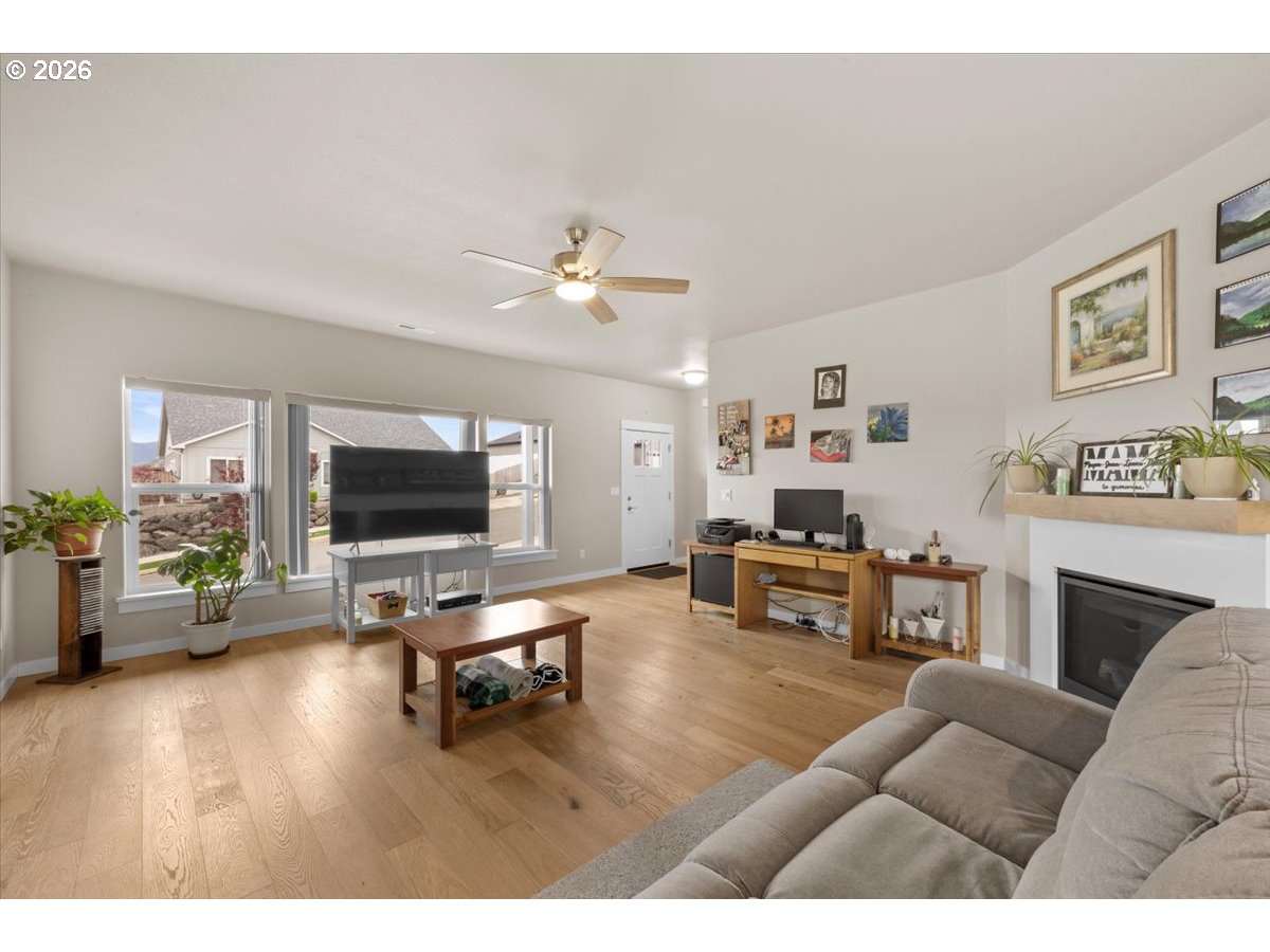 816 PEBBLE CREEK ST, Sutherlin, OR, 97479