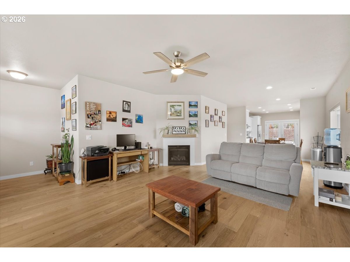 816 PEBBLE CREEK ST, Sutherlin, OR, 97479