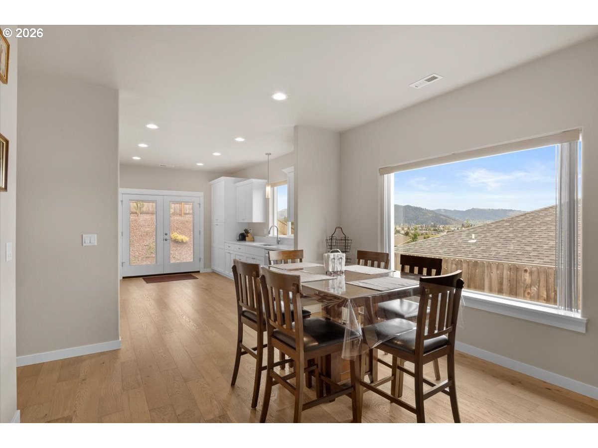 816 PEBBLE CREEK ST, Sutherlin, OR, 97479