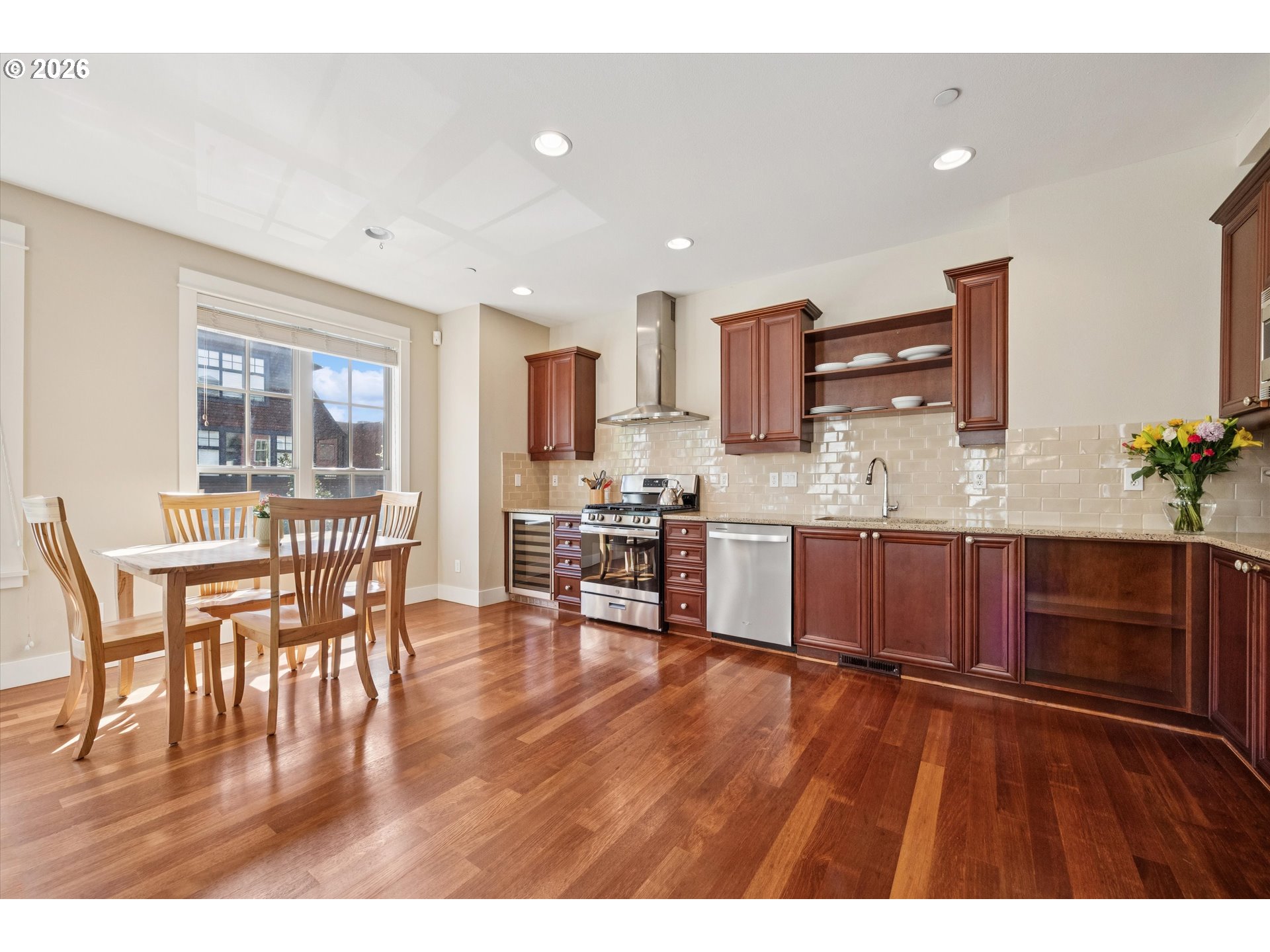 Photo #11: 294056099 Listing: Photo #11