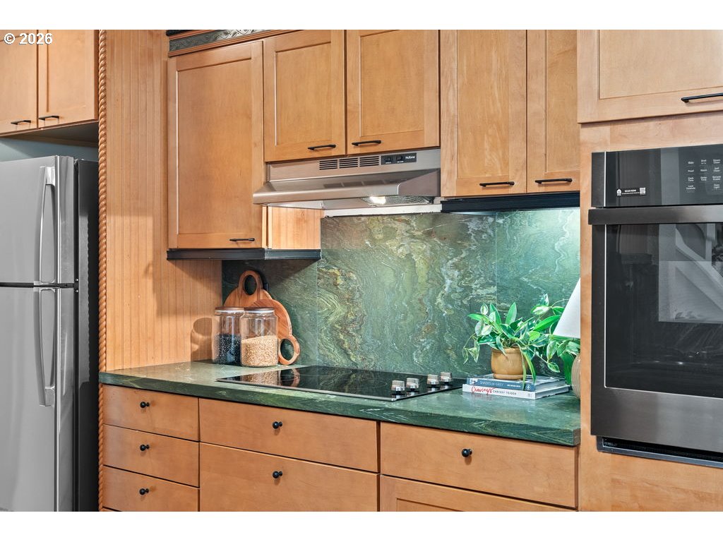 Photo #4: 294212044 Listing: Photo #4