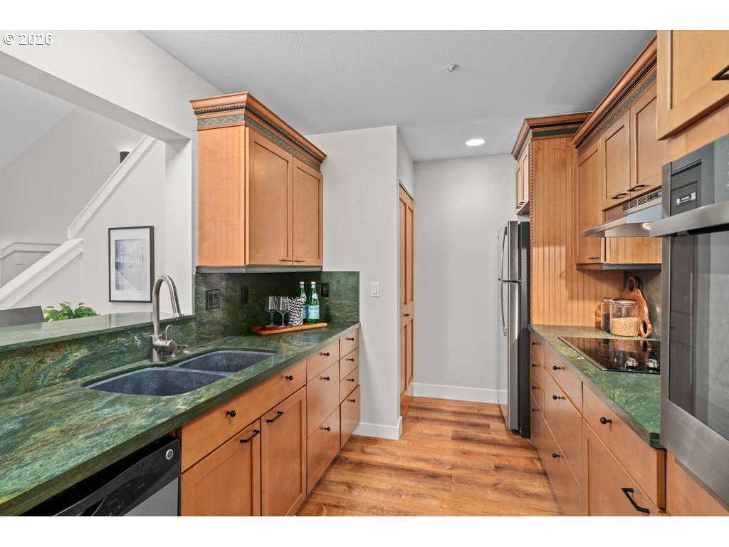 Photo #2: 294212044 Listing: Photo #2