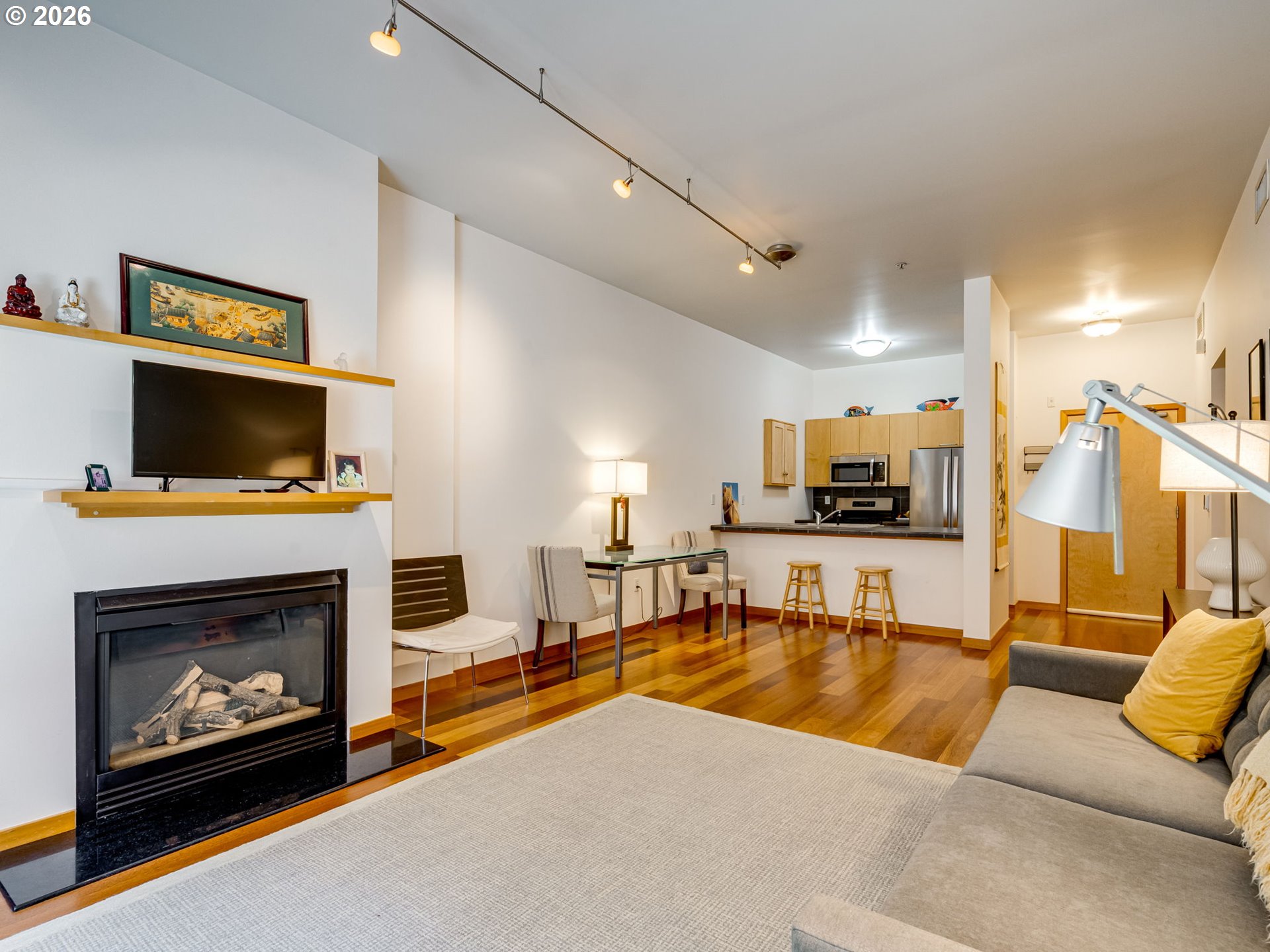 Photo #8: 294273510 Listing: Photo #8