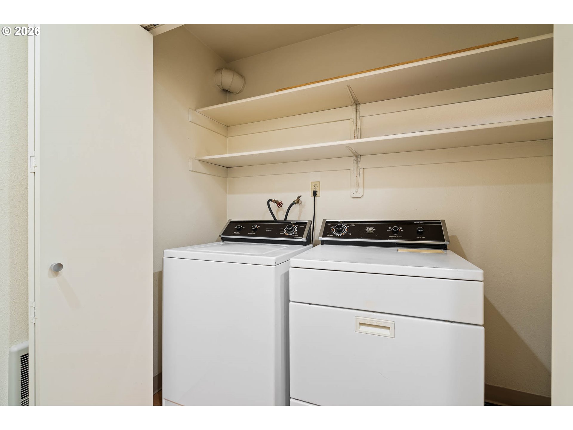 Photo #7: 294916843 Listing: Photo #7