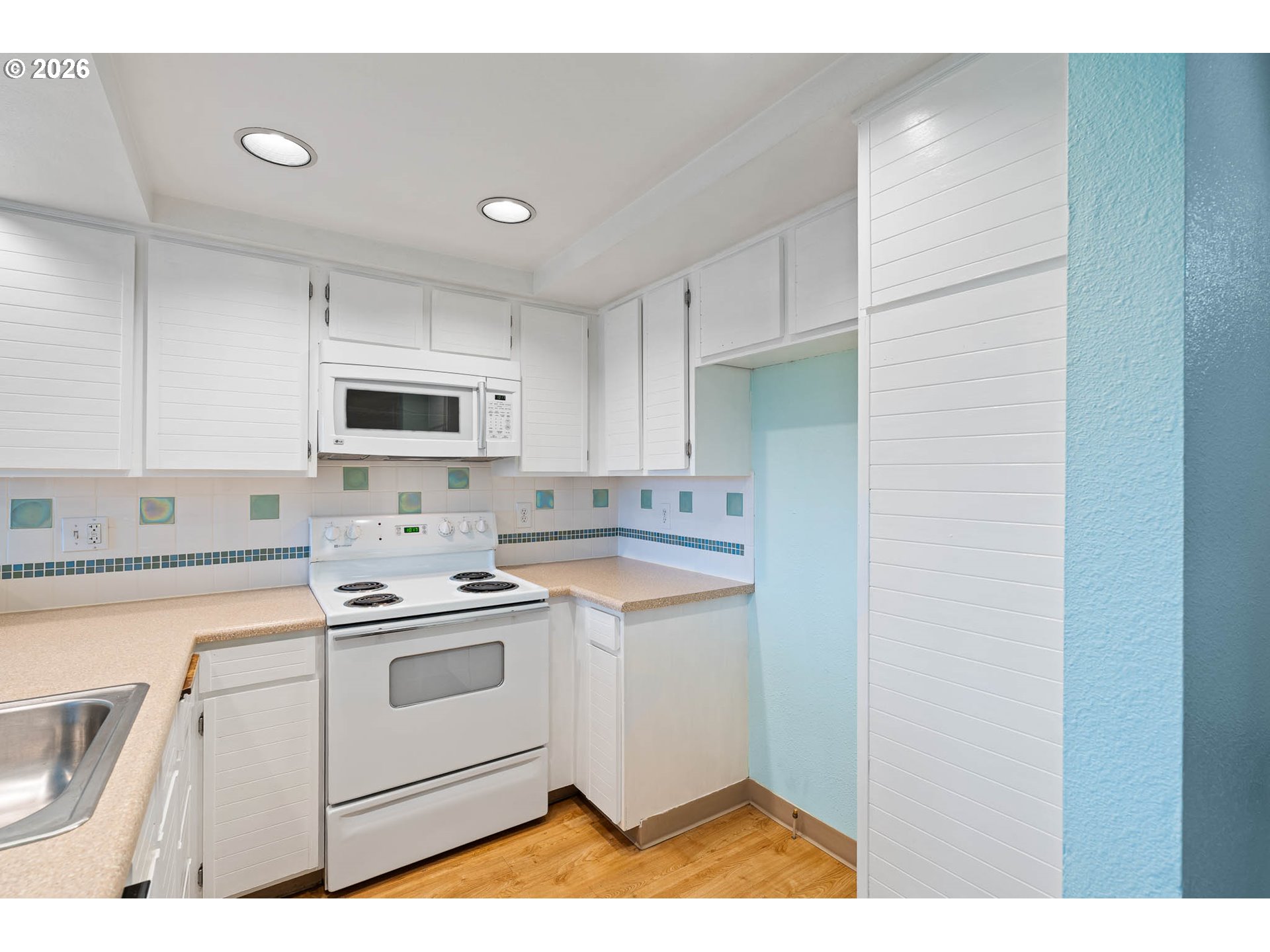 Photo #2: 294916843 Listing: Photo #2