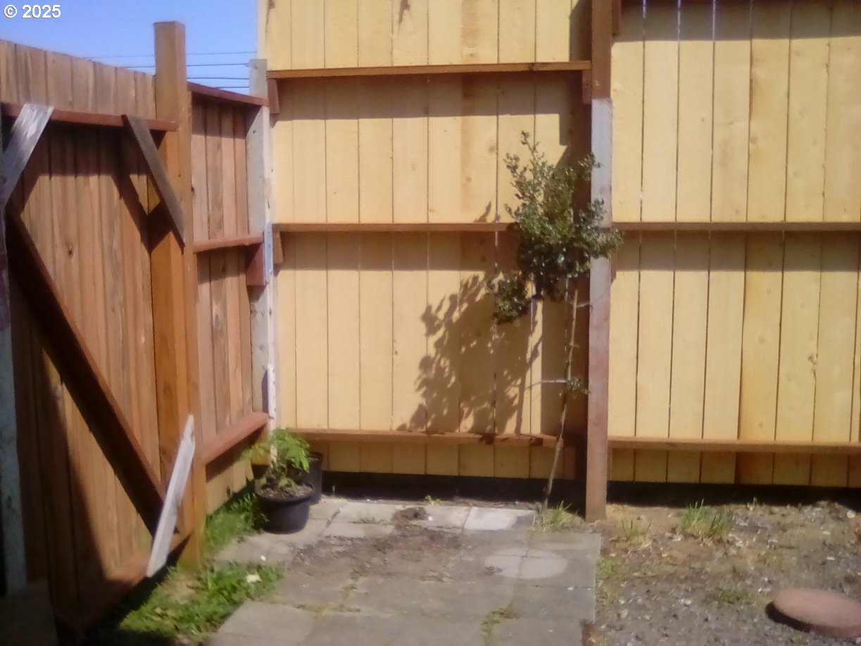 246 6TH ST, Port Orford, OR, 97465