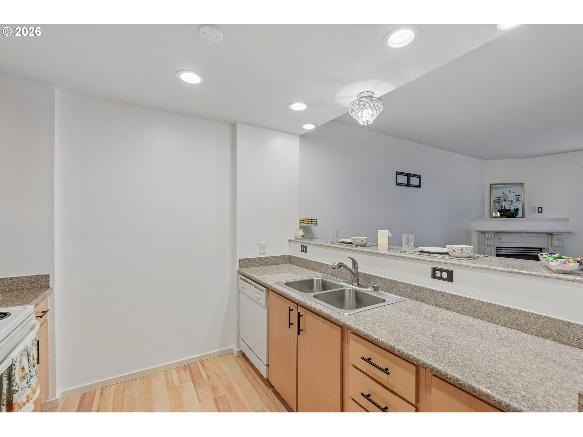 Photo #15: 296310483 Listing: Photo #15
