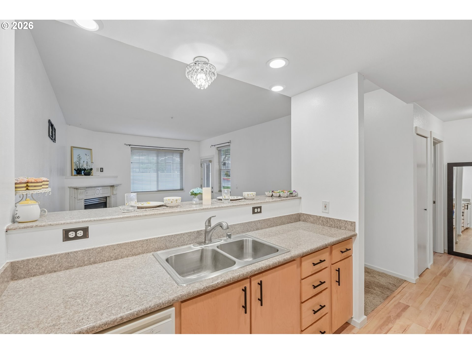 Photo #16: 296310483 Listing: Photo #16