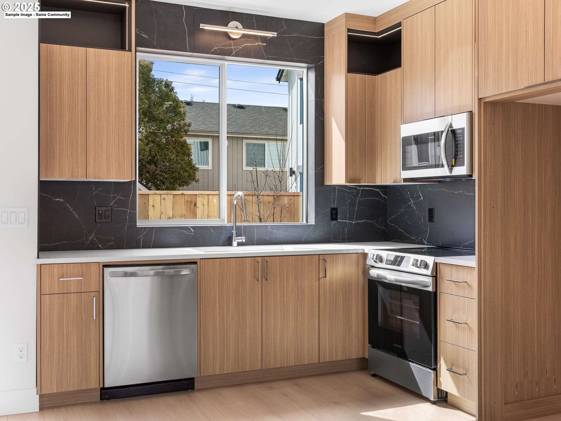 Photo #3: 296318811 Listing: Photo #3