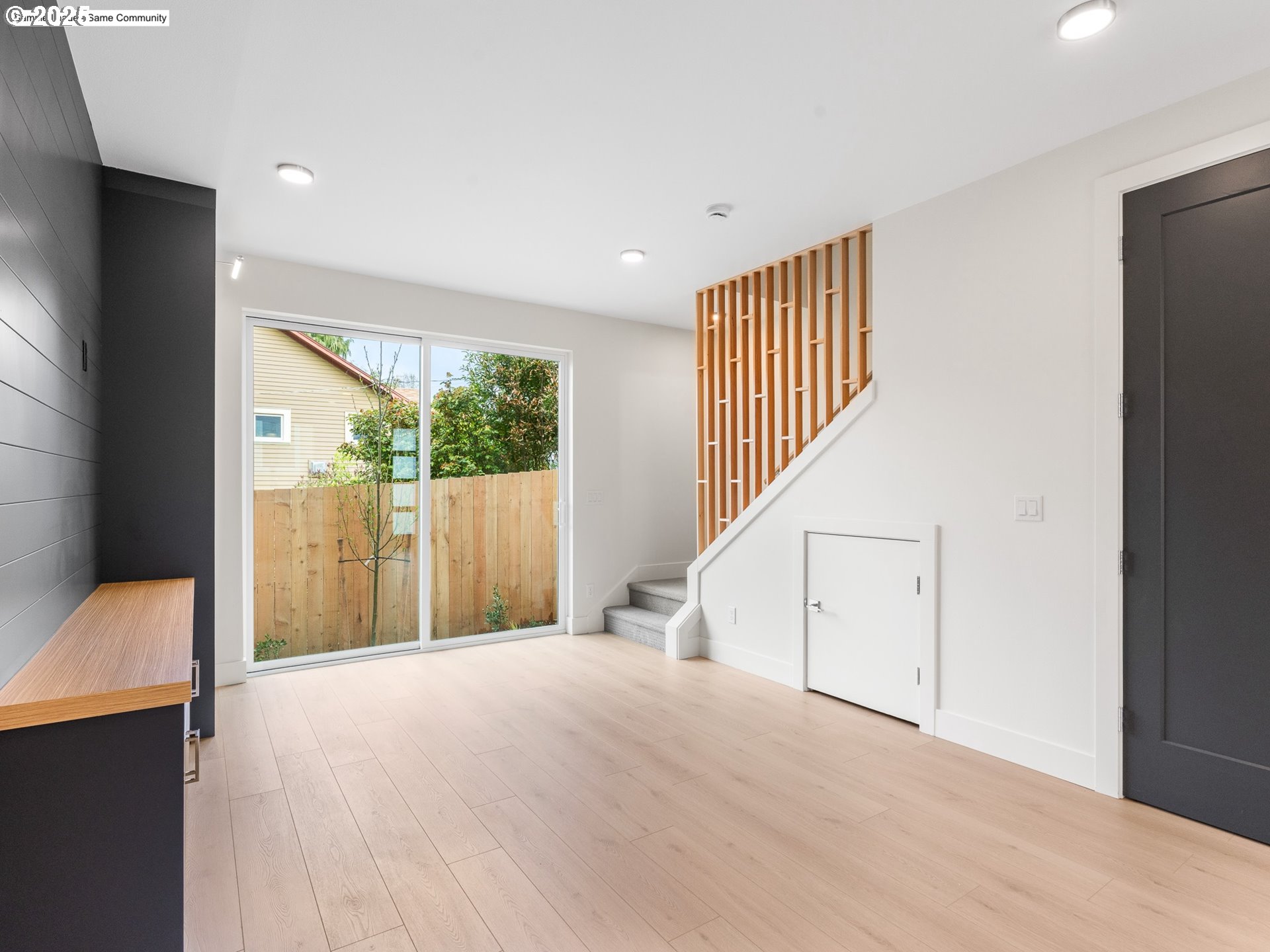 Photo #5: 296318811 Listing: Photo #5