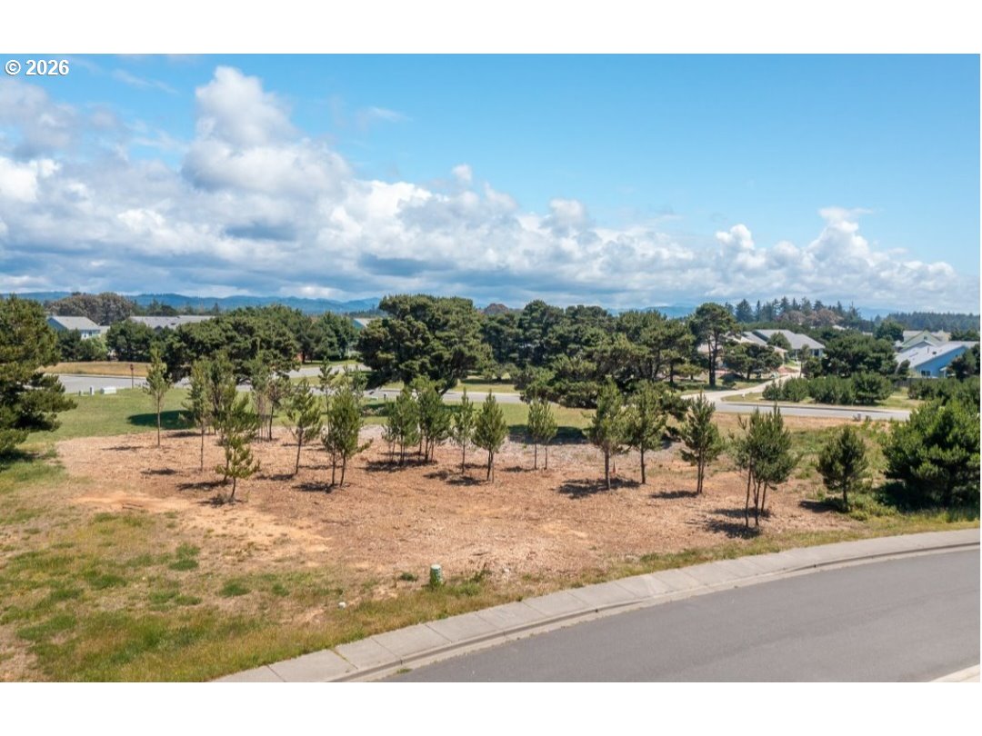 2754 LINCOLN AVE UNIT 1, Bandon, OR, 97411