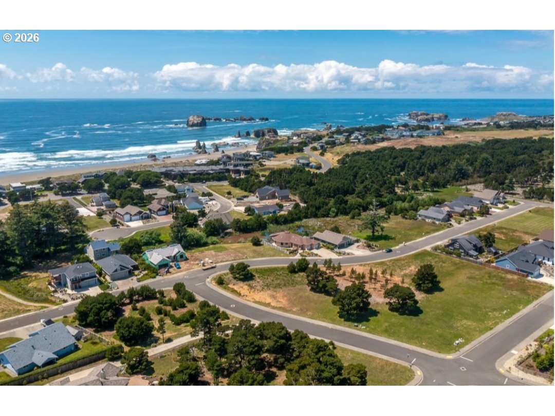 2754 LINCOLN AVE UNIT 1, Bandon, OR, 97411