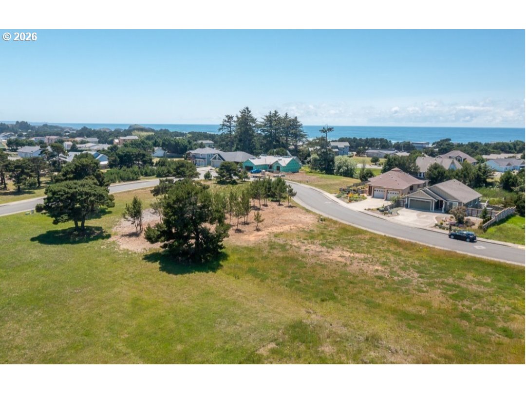 2754 LINCOLN AVE UNIT 1, Bandon, OR, 97411