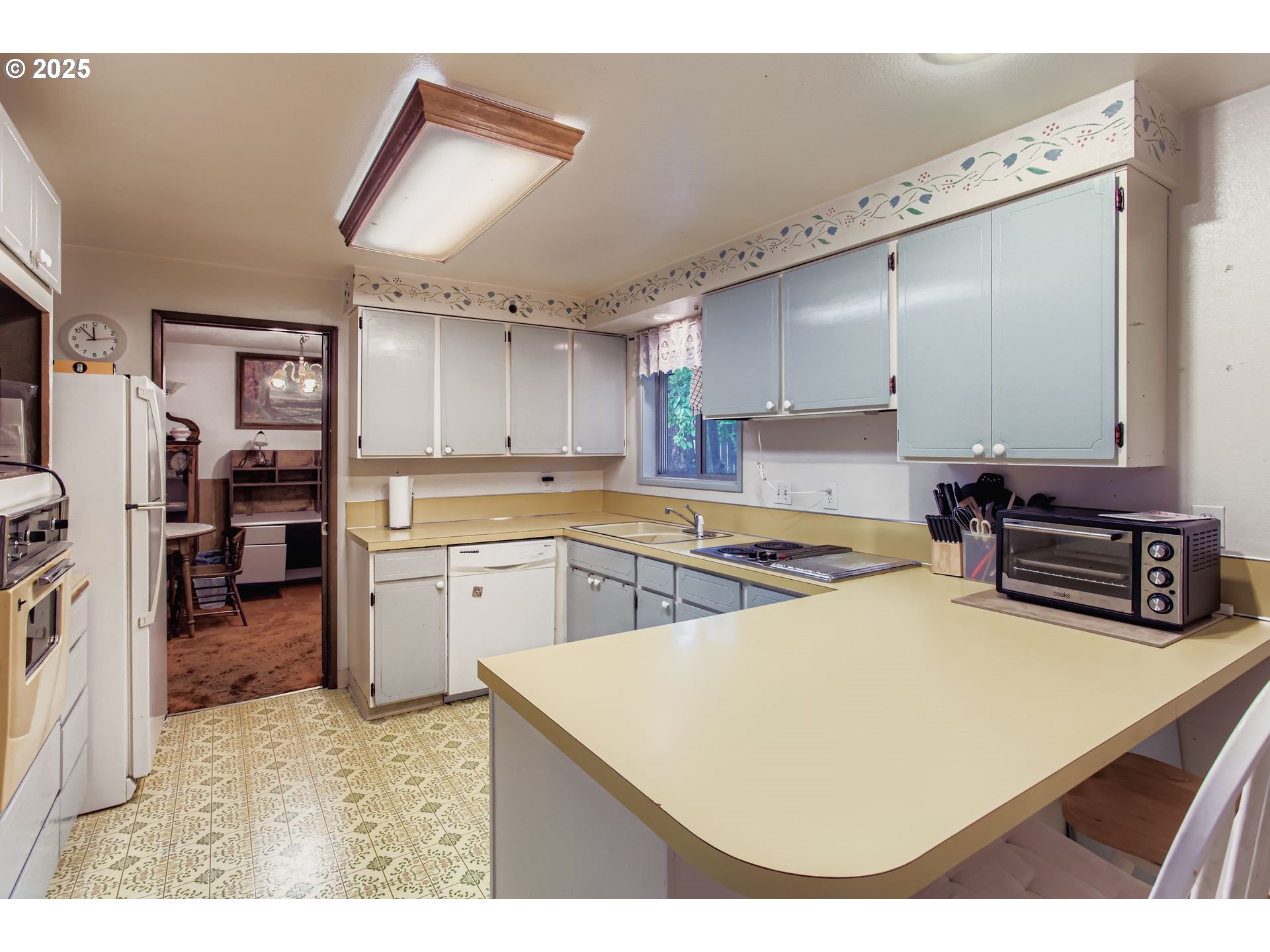 4201 CHILDS RD, Lake Oswego, OR, 97034