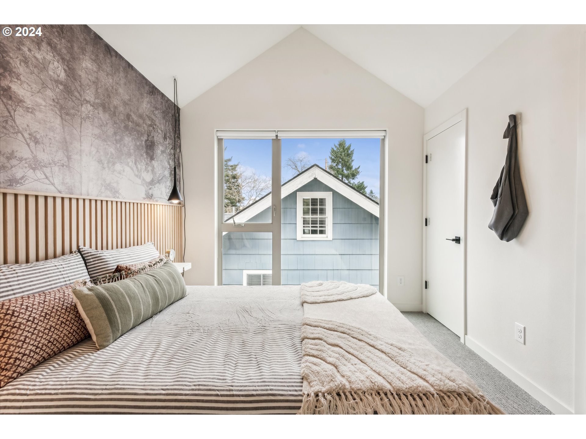 Photo #7: 298605192 Listing: Photo #7