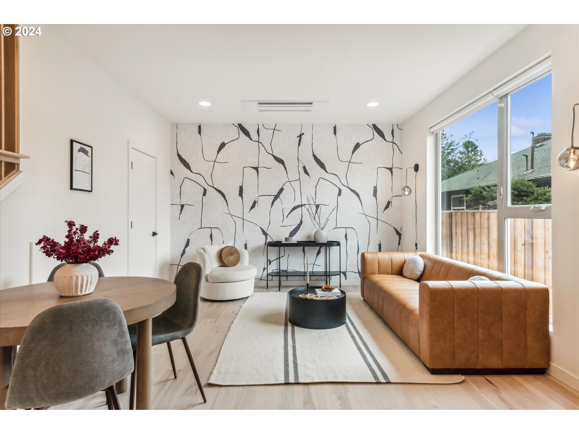 Photo #9: 298605192 Listing: Photo #9