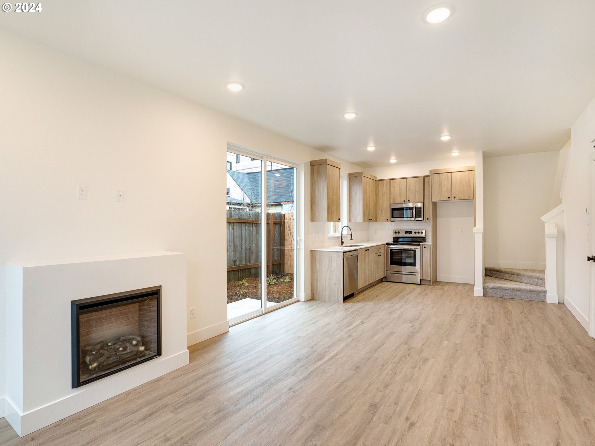 Photo #3: 298737903 Listing 