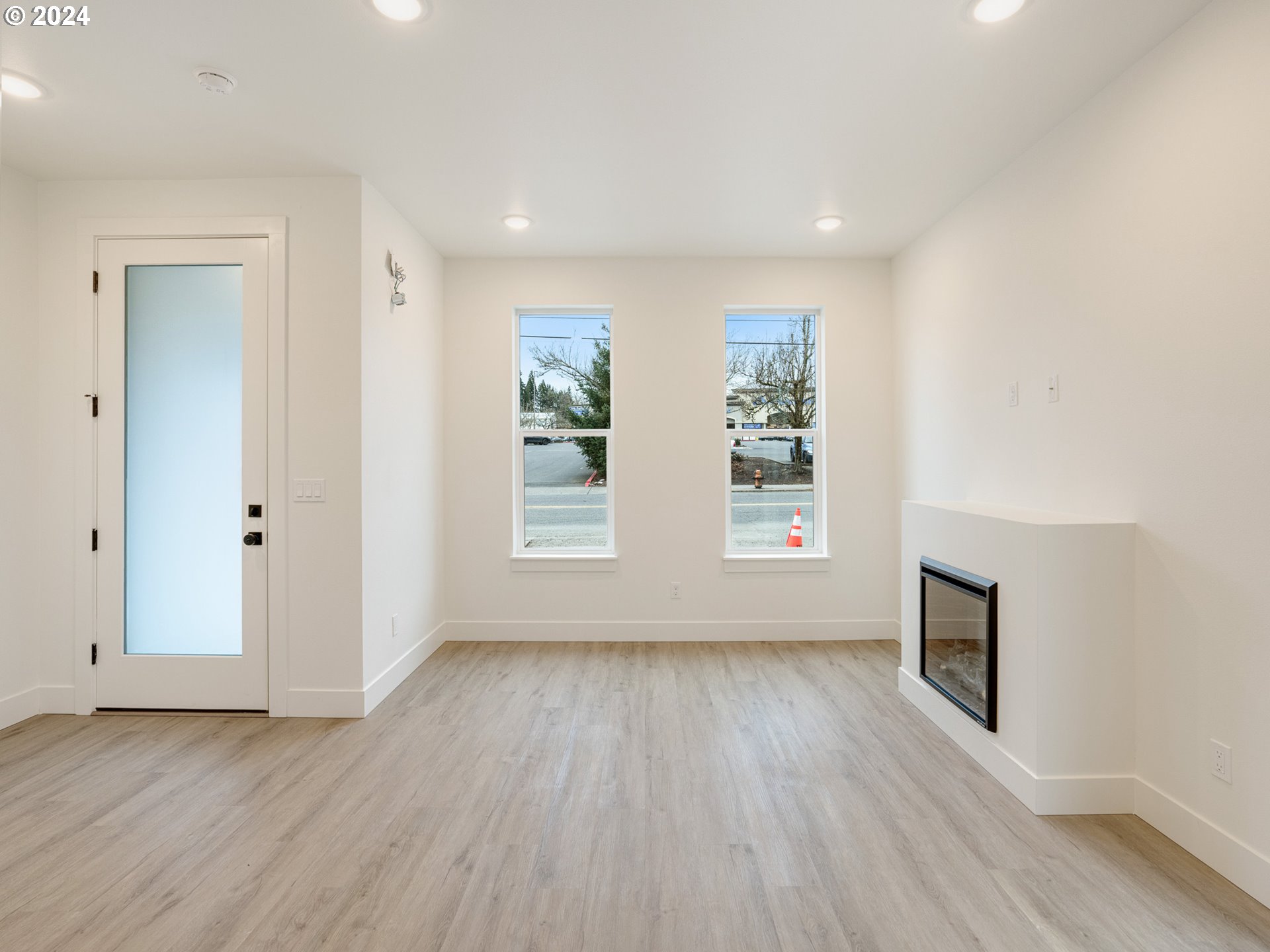 Photo #5: 298737903 Listing 