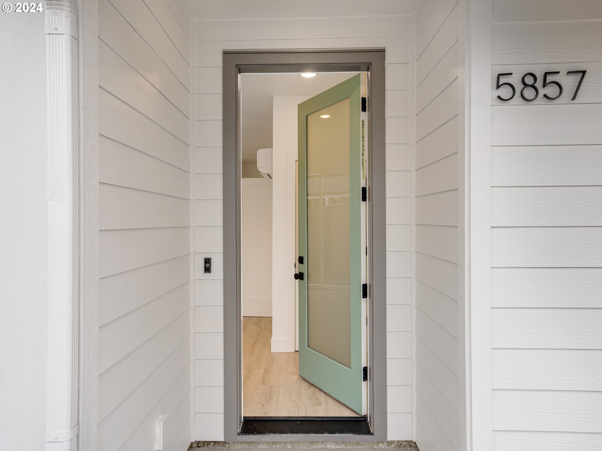 Photo #6: 298737903 Listing 