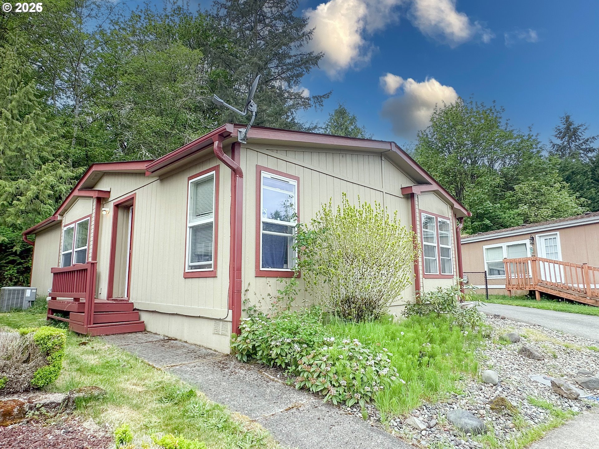 975 N 16TH ST, Cottage Grove, OR, 97424