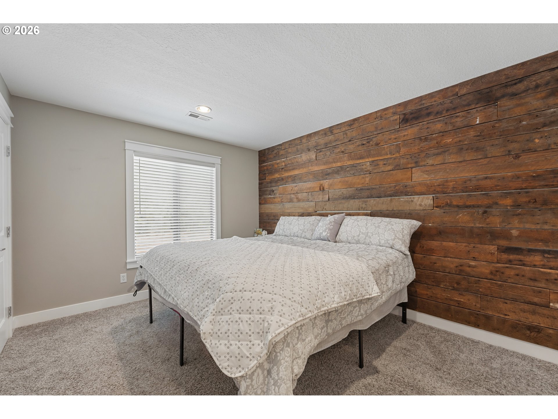 Photo #5: 299507705 Listing: Photo #5