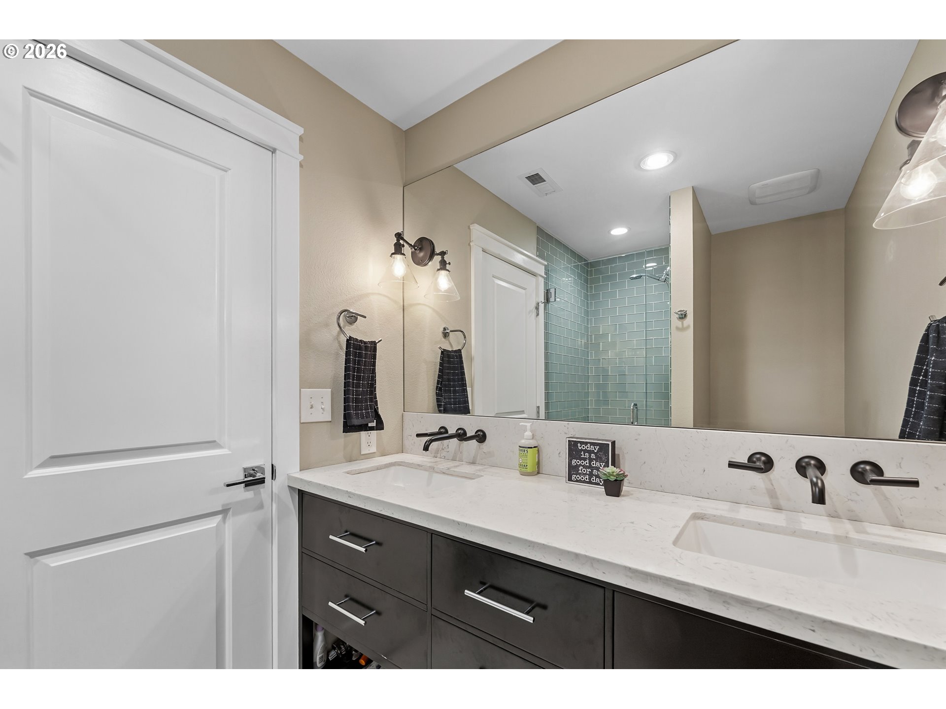Photo #8: 299507705 Listing: Photo #8