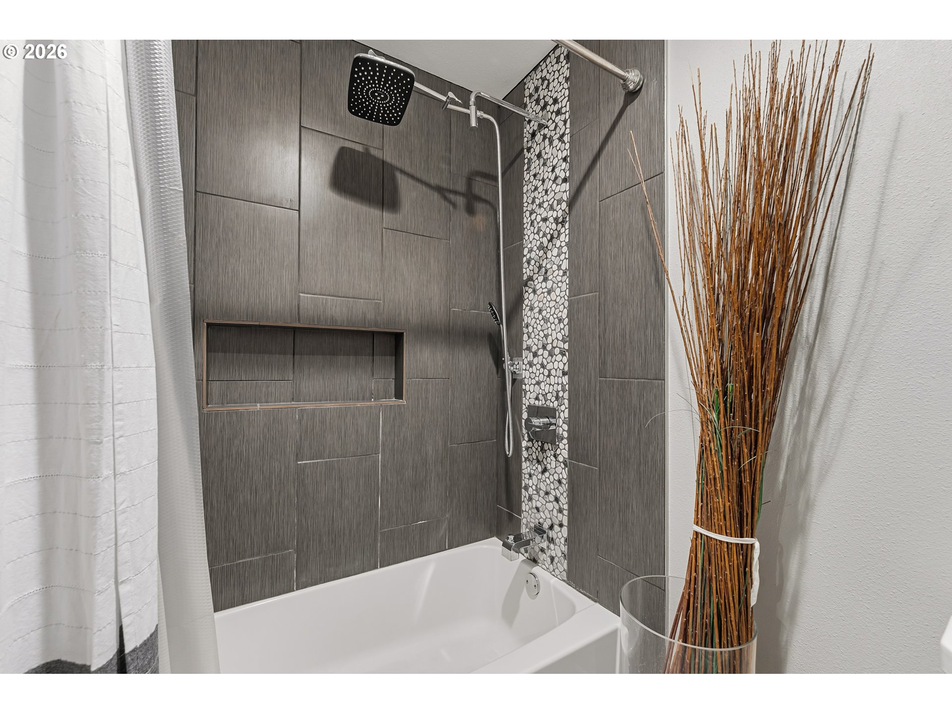 Photo #13: 299507705 Listing: Photo #13