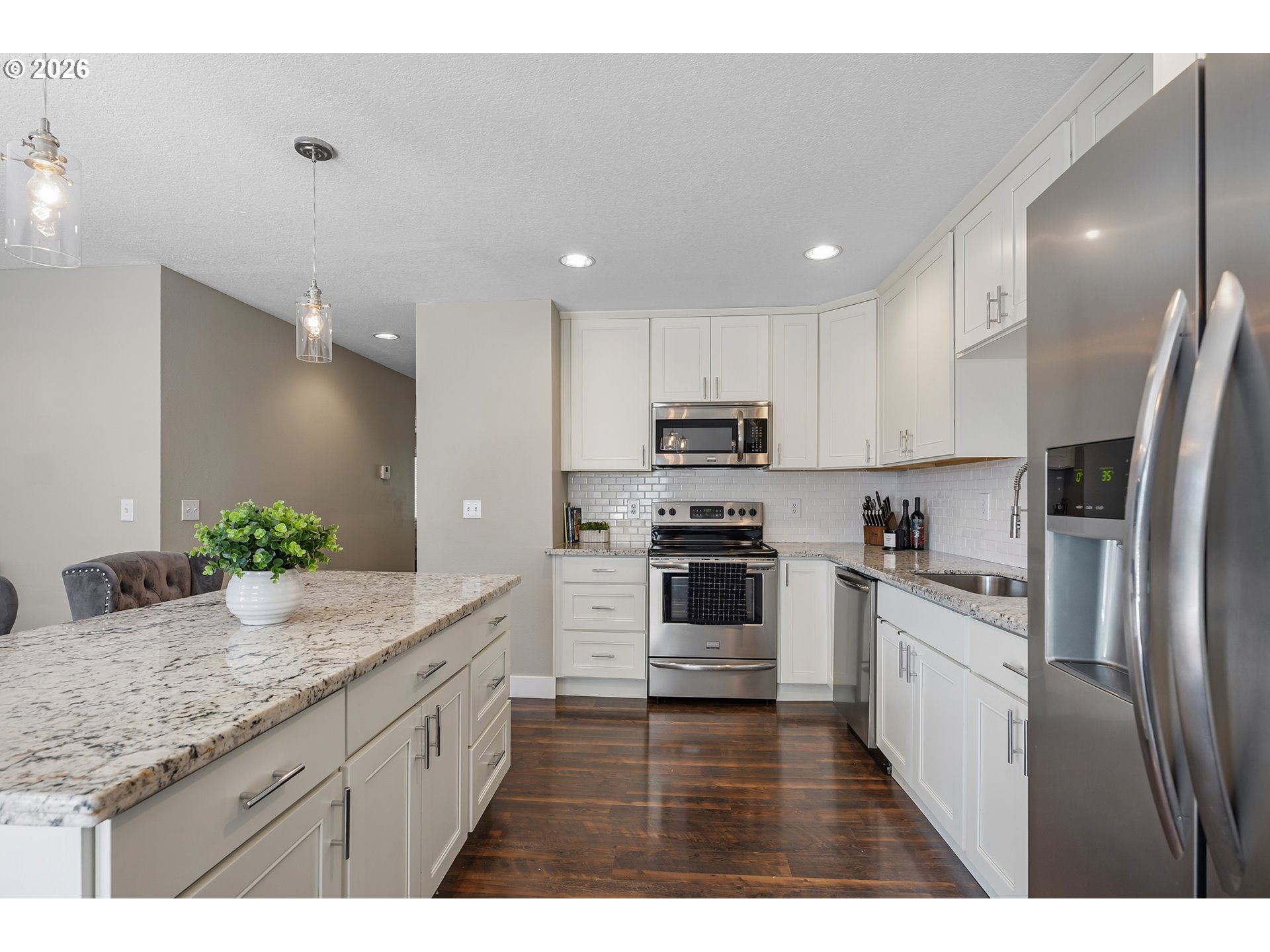 Photo #2: 299507705 Listing: Photo #2