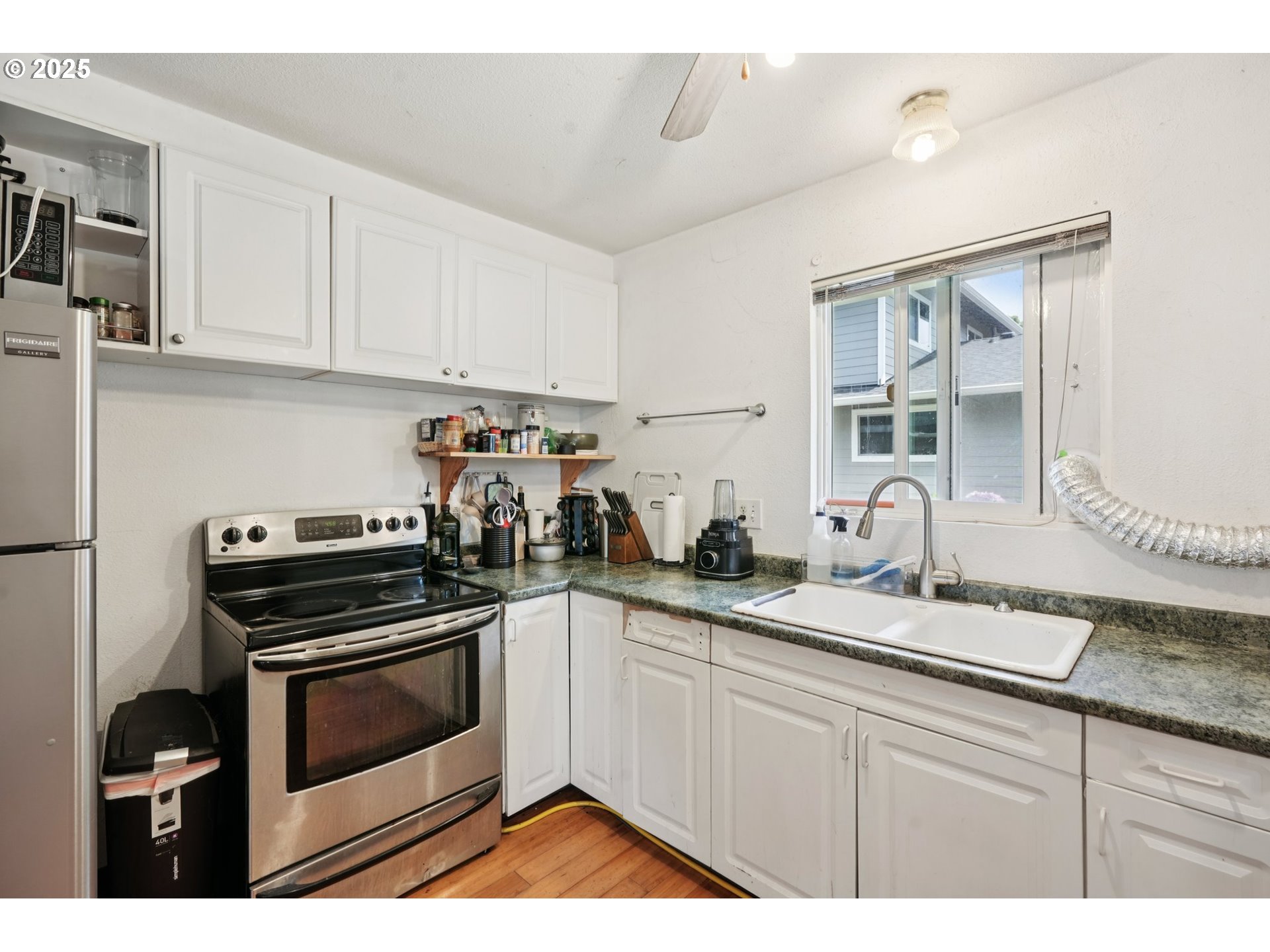 Photo #9: 299664382 Listing: Photo #9