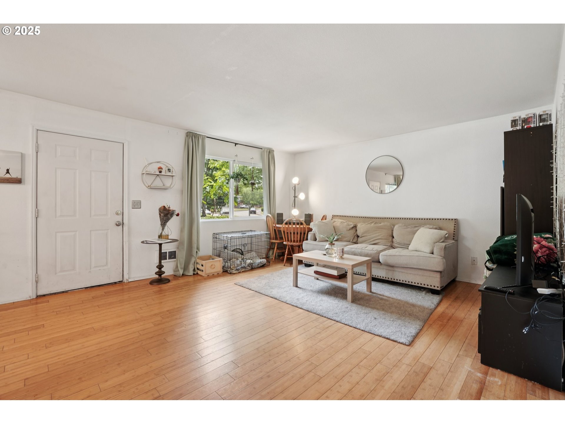Photo #2: 299664382 Listing 